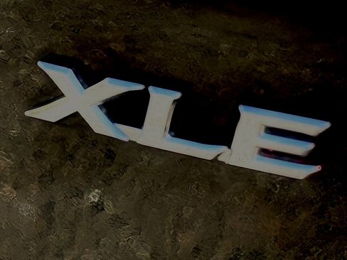 Used 2012 Toyota Camry XLE image 26