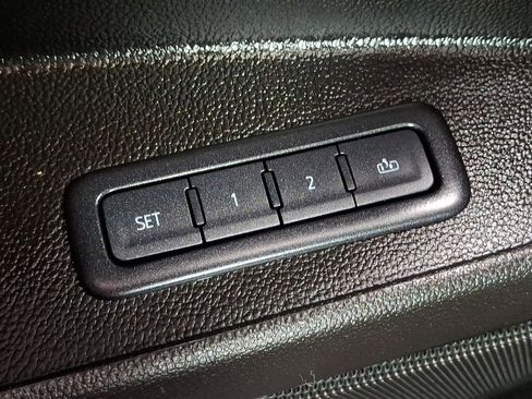 Used 2020 Chevrolet Suburban Premier image 29