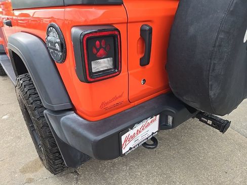 Used 2018 Jeep Wrangler Unlimited Sport S AWD/4WD image 21