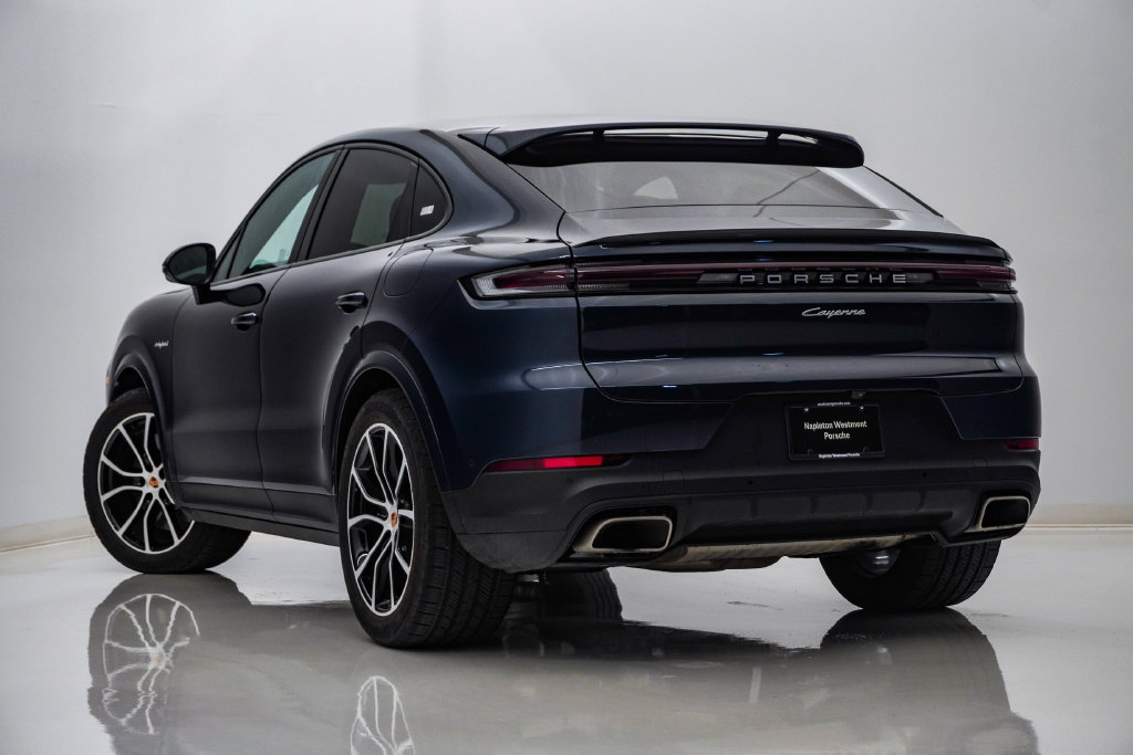 Certified 2026 Porsche Cayenne E-Hybrid Coupe AWD/4WD image 3