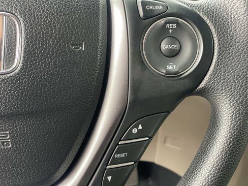 Used 2017 Honda Pilot LX image 5