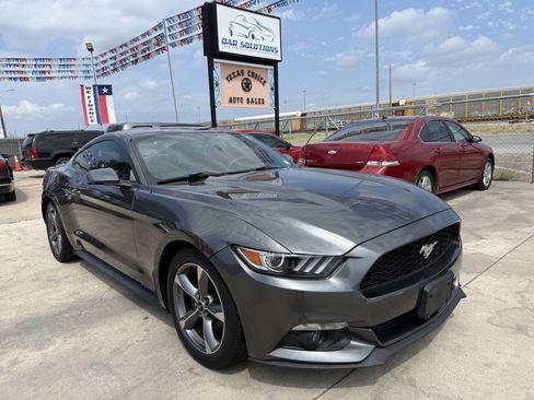 Used 2015 Ford Mustang Coupe w/ Equipment Group 051A RWD image 2