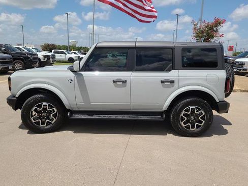 Certified 2026 Ford Bronco Outer Banks AWD/4WD image 3