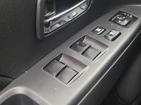 Used 2020 Mitsubishi Outlander Sport ES AWD/4WD image 27