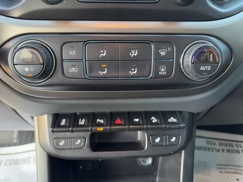 Used 2021 Chevrolet Colorado Z71 w/ Z71 Midnight Edition image 17