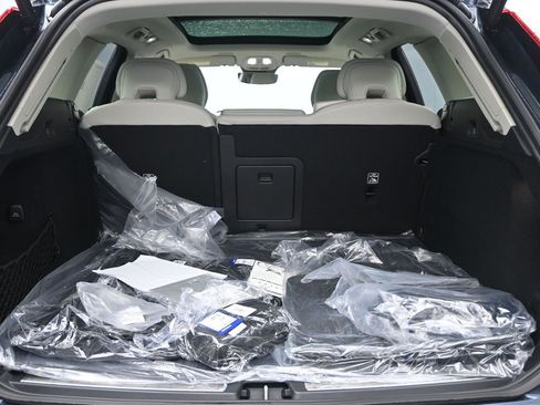 New 2026 Volvo XC60 T8 Ultra w/ Protection Package Premier image 25