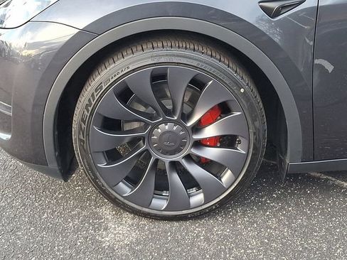 Used 2024 Tesla Model Y Performance image 8