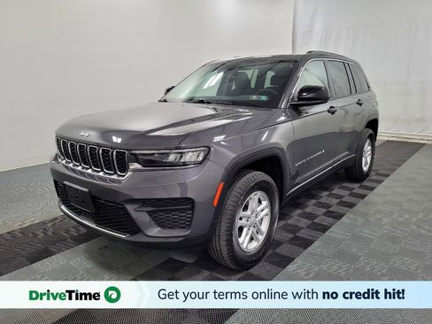 Used 2023 Jeep Grand Cherokee Laredo AWD/4WD image 1