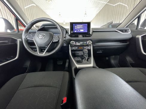 Used 2024 Toyota RAV4 XLE image 31