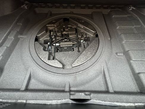 Used 2016 Hyundai Equus Signature image 62