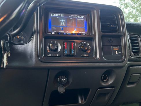 Used 2004 Chevrolet Silverado 1500 LS w/ Light Duty Power Package image 25