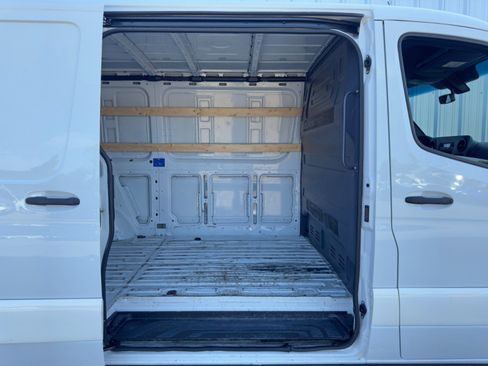 Used 2019 Mercedes-Benz Sprinter 1500 w/ Front Bench Seat Package image 26