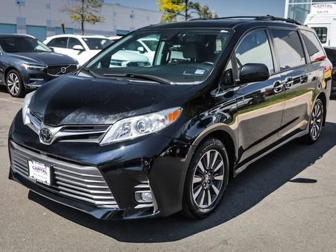 Used 2018 Toyota Sienna XLE w/ XLE Navigation Package AWD/4WD image 5