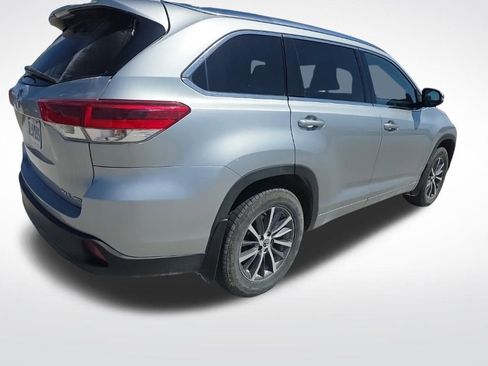 Used 2018 Toyota Highlander XLE image 6