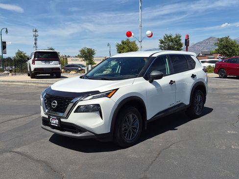 Used 2023 Nissan Rogue S AWD/4WD image 14