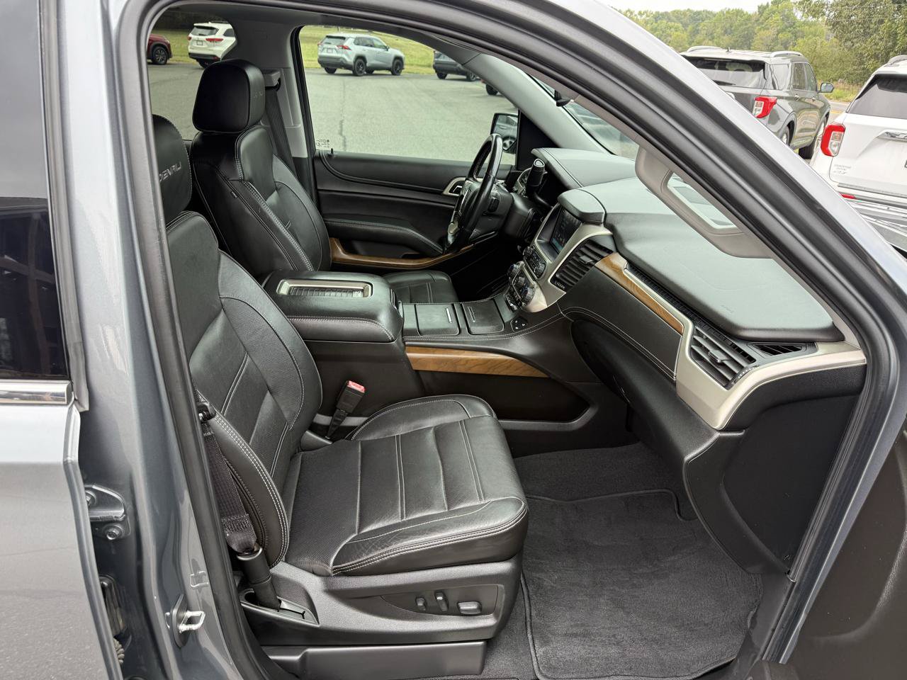 Used 2020 GMC Yukon XL Denali w/ Open Road Package AWD/4WD image 23