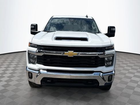 Used 2024 Chevrolet Silverado 2500 LT RWD image 2