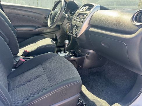 Used 2018 Nissan Versa SV image 10
