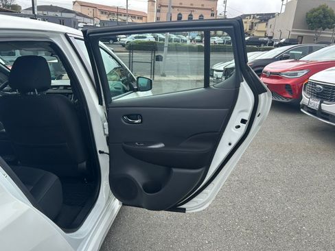 Used 2025 Nissan Leaf S FWD image 36