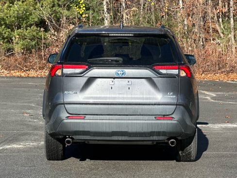 Used 2022 Toyota RAV4 LE image 8