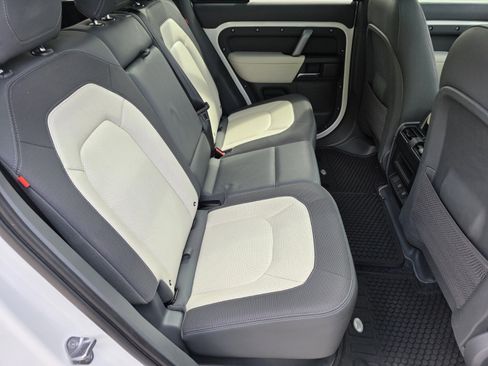 Certified 2023 Land Rover Defender 110 X-Dynamic SE image 5