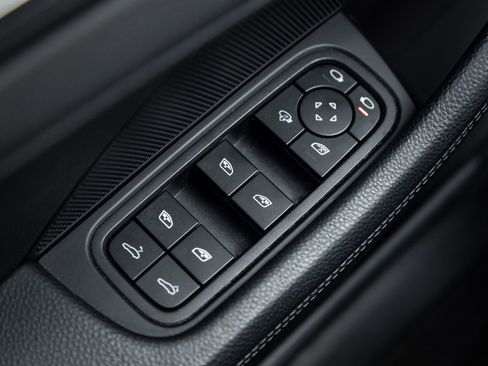 Certified 2023 Porsche Panamera 4 Platinum Edition AWD/4WD image 19