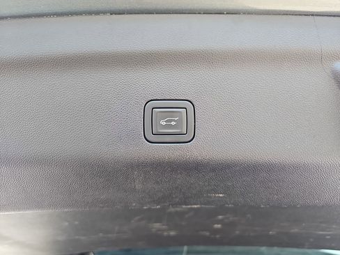 Used 2024 Chevrolet Tahoe Premier RWD image 19