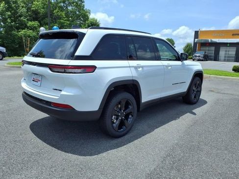 New 2025 Jeep Grand Cherokee Limited w/ Luxury Tech Group II image 4