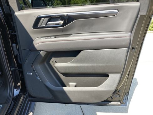 New 2025 Chevrolet Suburban RST w/ Advanced Technology Package image 22