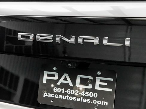 Used 2025 GMC Yukon Denali image 21