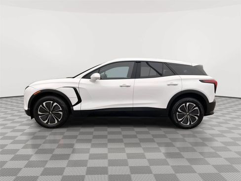 Used 2024 Chevrolet Blazer EV LT AWD/4WD image 3