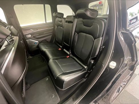 Used 2023 Jeep Grand Cherokee Overland w/ Advanced Protech Group III AWD/4WD image 19