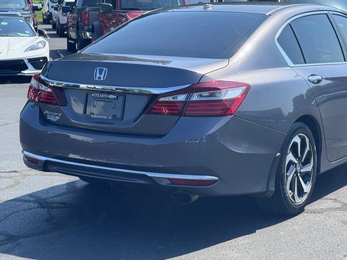 Used 2017 Honda Accord EX image 39