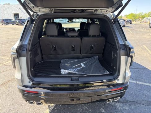 New 2026 Chevrolet Traverse RS w/ LPO, Floor Liner Package AWD/4WD image 37