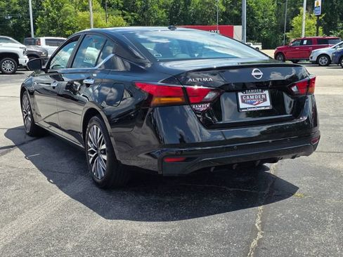 Used 2025 Nissan Altima 2.5 SV FWD image 9