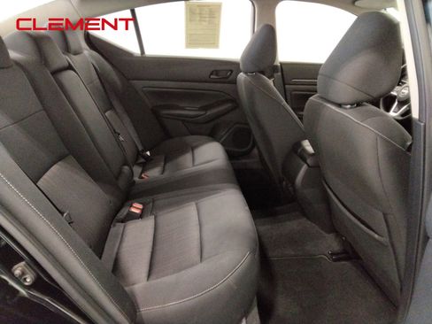 Used 2025 Nissan Altima 2.5 SV image 34