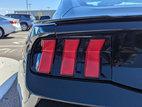 Used 2025 Ford Mustang GT Premium image 39