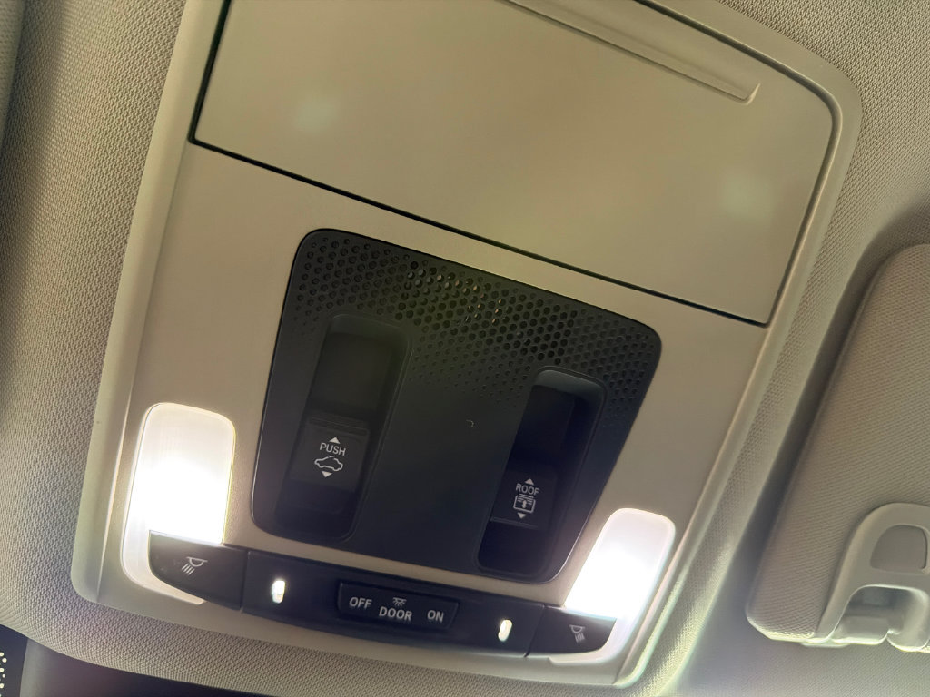 Used 2023 Honda Pilot Elite image 24