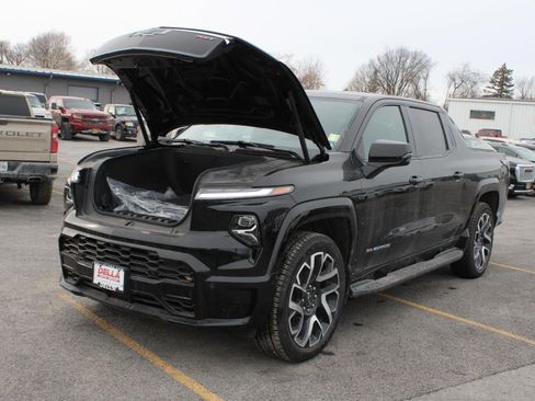 New 2024 Chevrolet Silverado EV RST image 43
