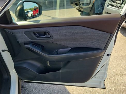 Used 2021 Nissan Rogue S image 34