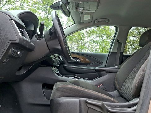 Used 2018 GMC Terrain SLE FWD image 11