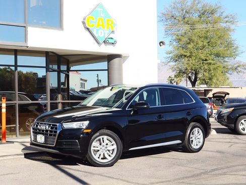 Used 2020 Audi Q5 2.0T Premium w/ Convenience Package image 3