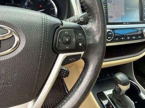 Used 2015 Toyota Highlander Limited w/ Driver Technology Package AWD/4WD image 28