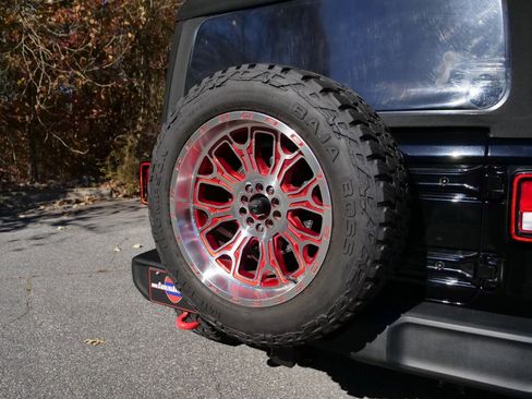 Used 2022 Jeep Wrangler Unlimited Sport image 29