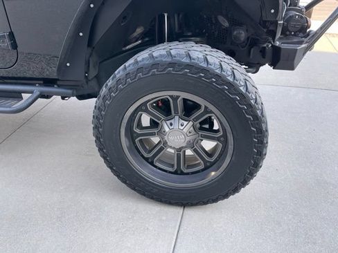 Used 2014 Jeep Wrangler Unlimited Sahara w/ Connectivity Group AWD/4WD image 19