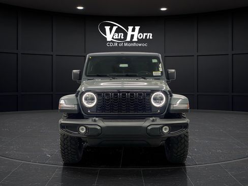 New 2026 Jeep Gladiator Sport AWD/4WD image 11