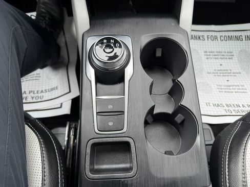 Used 2025 Ford Escape SE w/ PHEV Premium Package FWD image 24