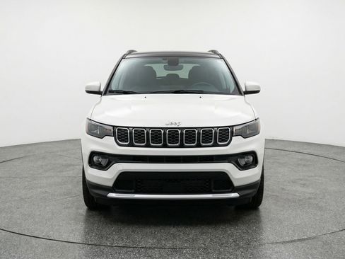Used 2025 Jeep Compass Limited AWD/4WD image 2