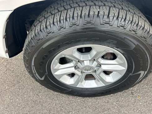 Used 2018 Toyota 4Runner SR5 image 10