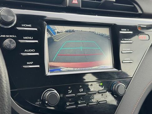 Used 2019 Toyota Camry LE image 16